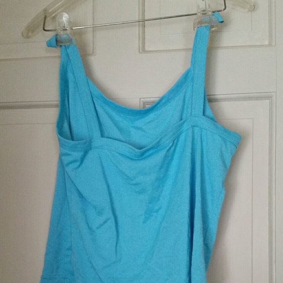 T. Designer Blue Sleeveless top Sz XL - Picture 2 of 3
